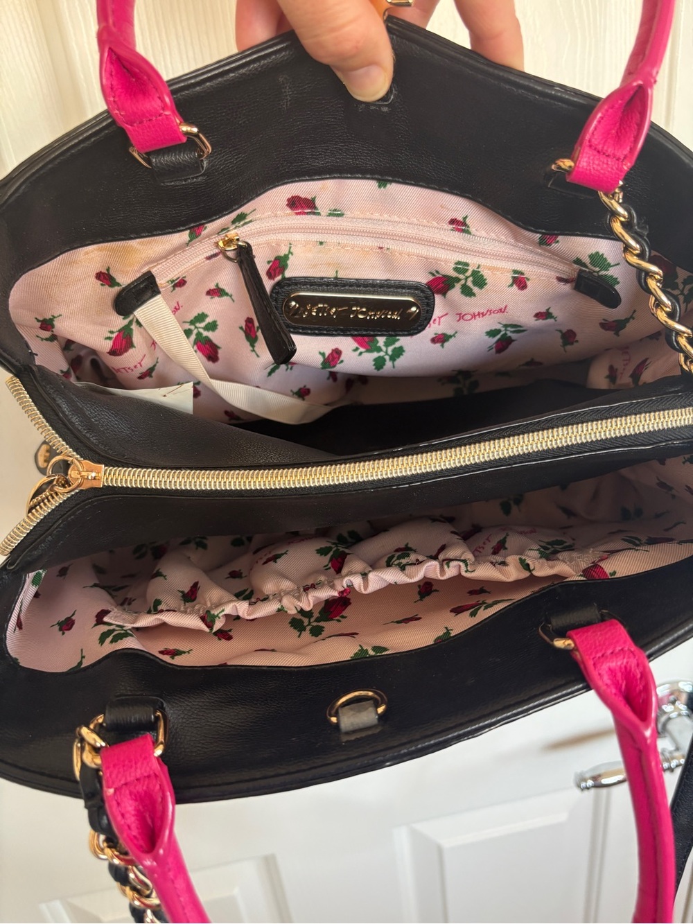 Betsey Johnson Black & White Stripe Satchel with Hot Pink Bow & Pearls - Picture 11 of 16